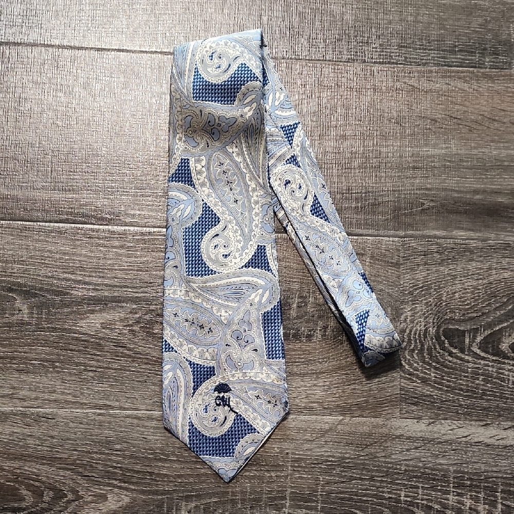 🎉 Countess Mara Paisley Necktie 🎉